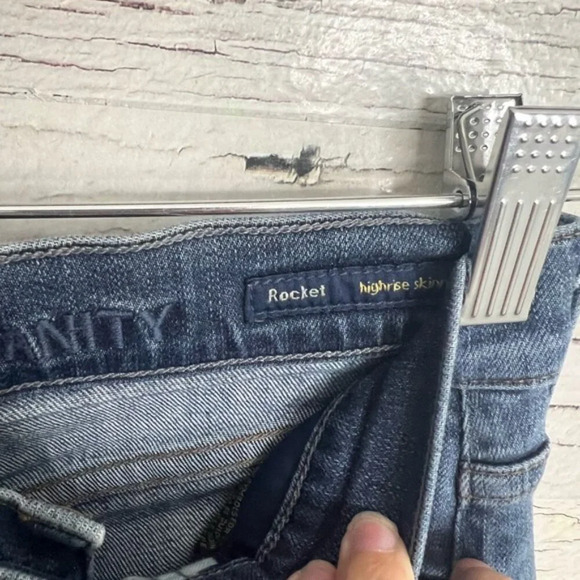 Citizens of Humanity- Rocket high rise skinny size 25 - Picture 4 of 9